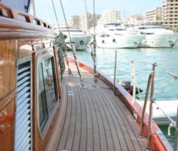 Cassic yacht Albacore restoration and varnish project by Sarah Greenwood of Classic Yacht Varnish - Mallorca.